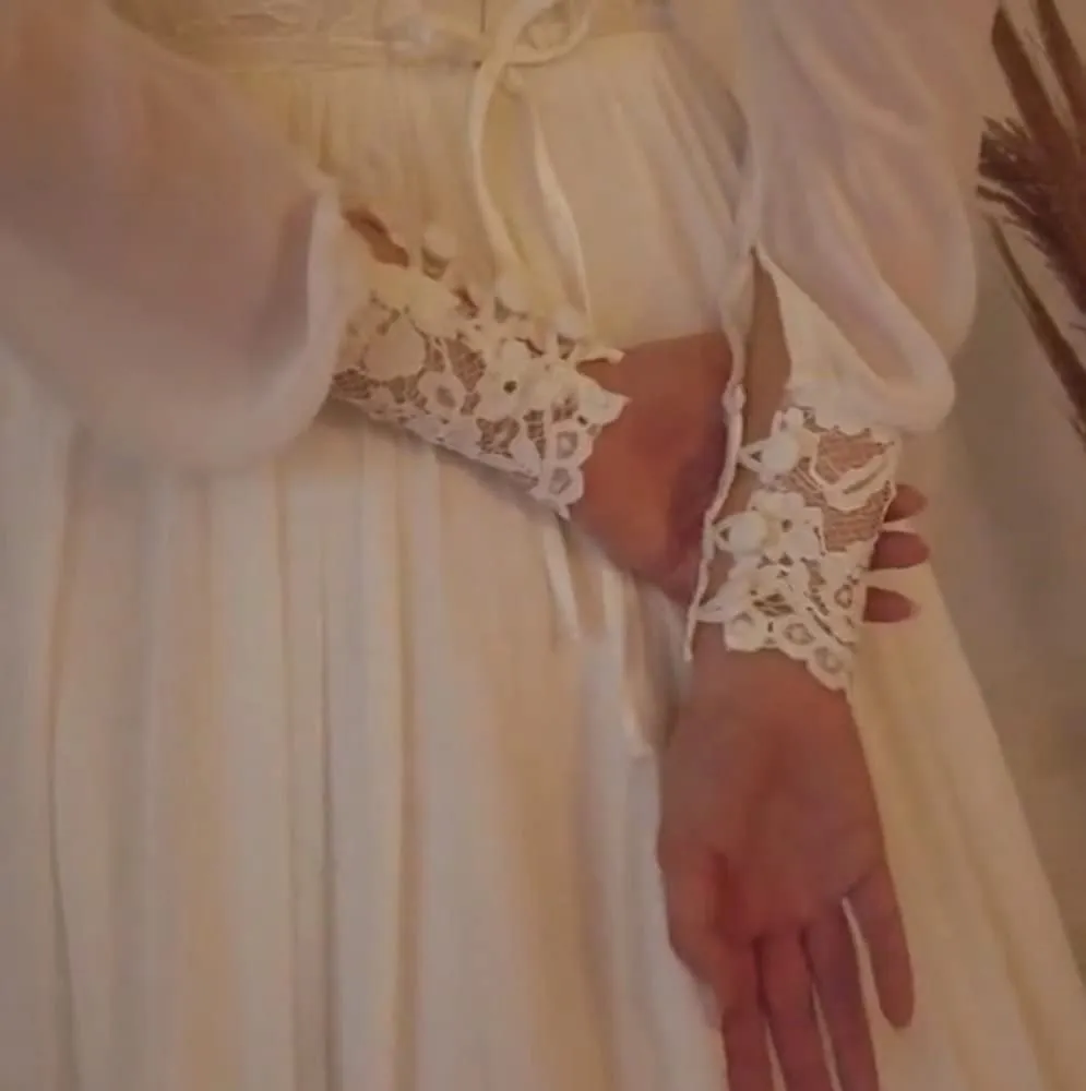 A-line Long Sleeves Beach Vintage Garden Long Wedding Dresses WD130