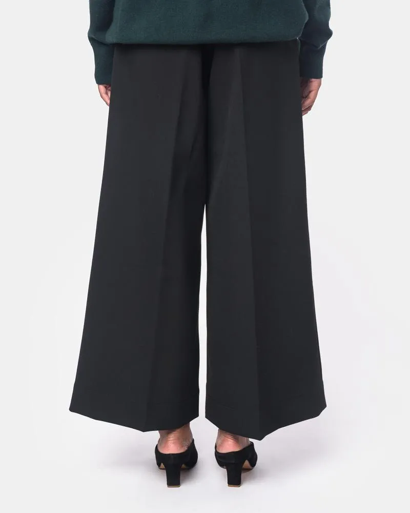 Hilla Pant in Black